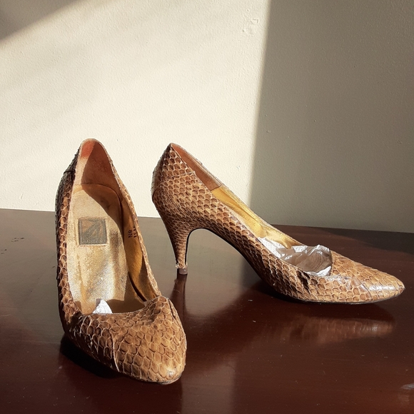 J renee snakeskin pumps - Picture 3 of 6